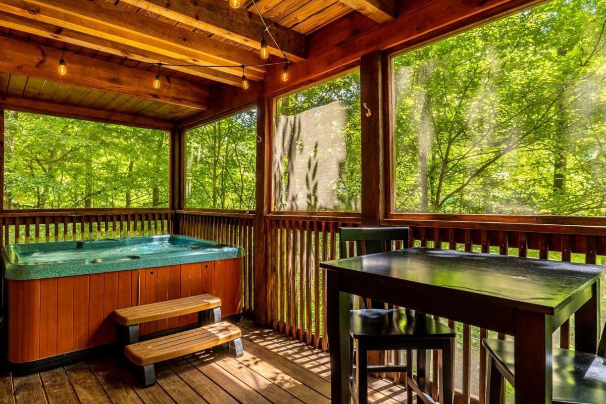 Quaint & Secluded Near Dollywood With Bbq&Hot Tub Villa Pigeon Forge Exterior foto